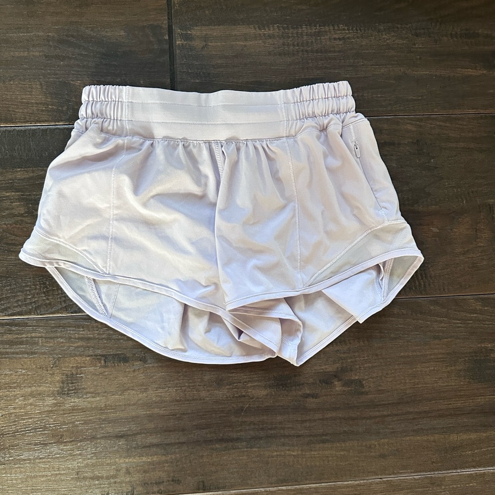 lavender lululemon hotty hot shorts (2.5”)